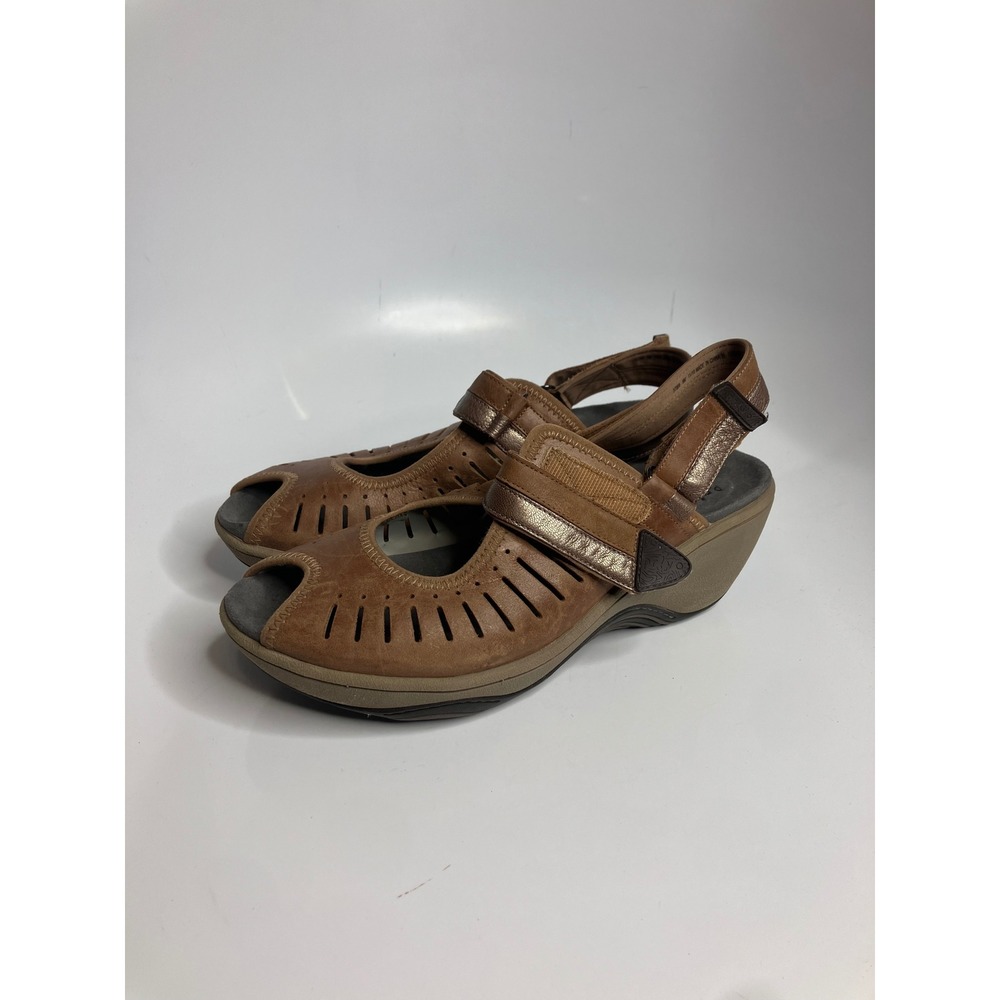 Privo by Clarks Wedge Sandals Womens 8M Brown Good Leather Peep Toe Laser Cut